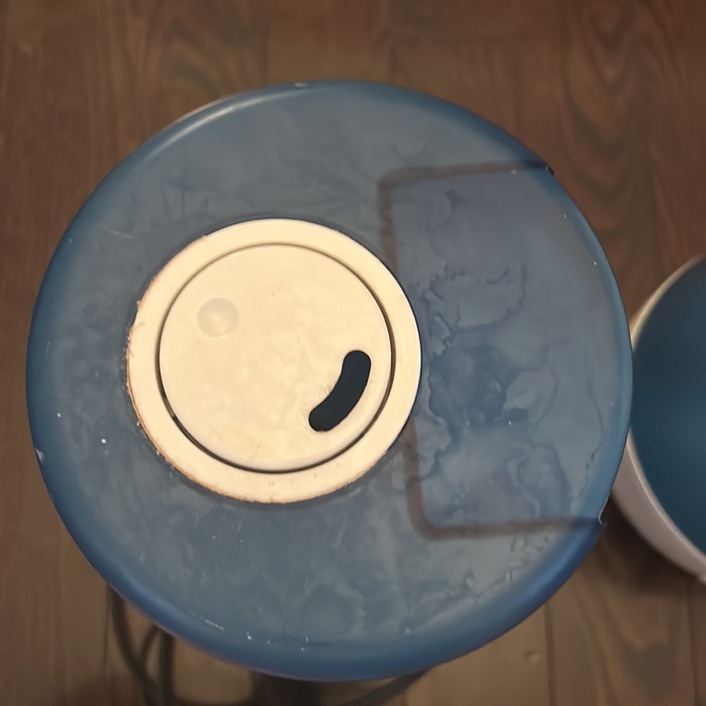 2 Blue Humidifiers - Picture 8 of 11